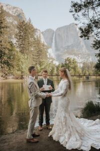 Yosemite swinging bridge elopement4